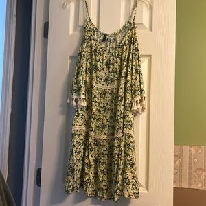 Floral mini dress cut out shoulder size small tassel sleeve lace detail